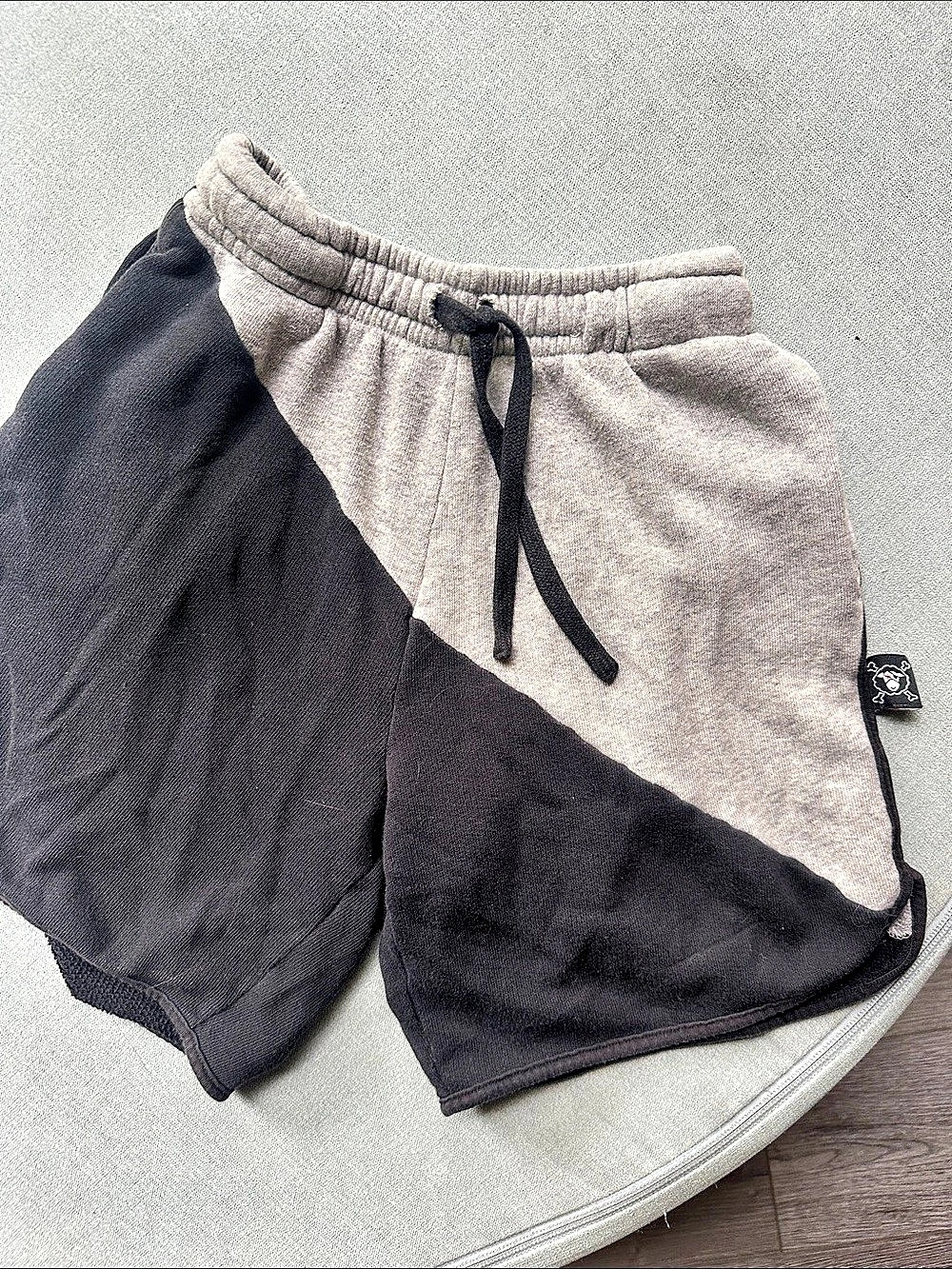 Nununu Boys 8-9 Color Block Gray and Black Shorts